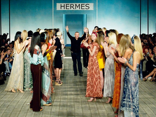 Công ty Hermès ủng hộ hơn 711.000 USD cho một tổ chức thiện nguyện ở Trung Quốc, nơi vinh danh các chuyên gia y tế đang chiến đấu tại nước này. Ảnh: Getty.
