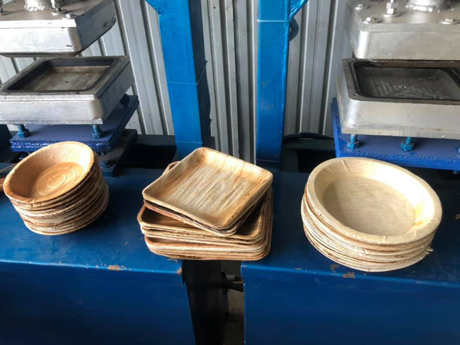 “Hiện, số lượng sản xuất ra chưa nhiều, chưa thể bày bán rộng rãi và cũng chưa có đủ số lượng để xuất sang nước ngoài”, anh cho hay.