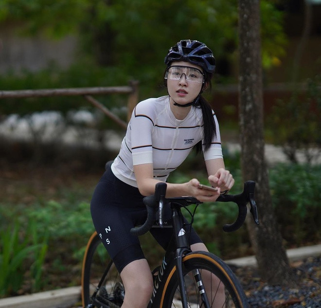 Đặc biệt, cô là gương mặt được các nhà làm phim Trung Quốc ưa chuộng. Có ý kiến nhận xét nhan sắc của Nong Poy đặc biệt phù hợp với dạng vai mỹ nhân cổ trang có vẻ ngoài lạnh lùng và nội tâm khó đoán. Chân dài 34 tuổi nhiều lần xuất hiện trong các tác phẩm truyền hình của đất nước tỷ dân.