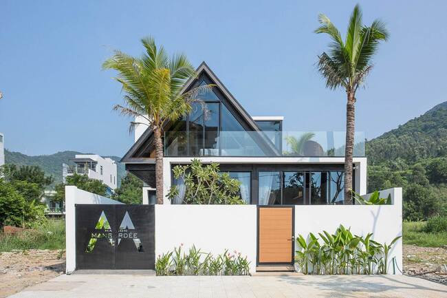 Sau hơn 30 năm sống và làm việc tại châu Âu, chủ nhân của ngôi nhà nhỏ xinh xắn này đã hơn 60 tuổi và muốn trở về Việt Nam để tận hưởng phần còn lại của cuộc đời.