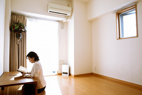 Thỉnh thoảng họ ngồi mà không cần ghế.