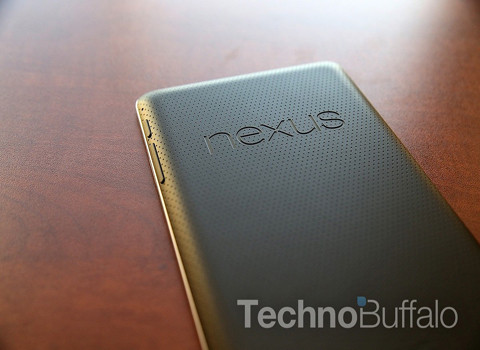 Nexus 7 thế hệ 2 không được ưa chuộng. Điều này được thể hiện bằng việc số lượng đơn đặt hàng cho loại máy tính bảng này đang giảm đáng kể. Nguyên nhân có thể là do những lỗi về GPS và về màn hình cảm ứng của thiết bị.