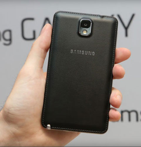 Note III được trang bị camera 13 Mp giống như Galaxy SIV. Nó có thể quay được những đoạn phim có chất lượng 4K Ultra HD.