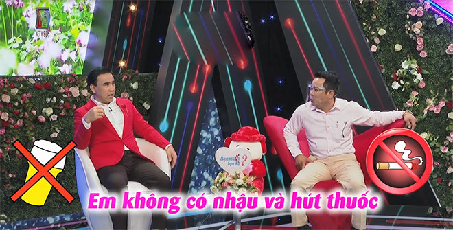 Đình Phi là người biết nấu ăn, có thể nấu cho 30-40 người, anh không nhậu nhẹt hay hút thuốc chỉ hơi nóng tính.