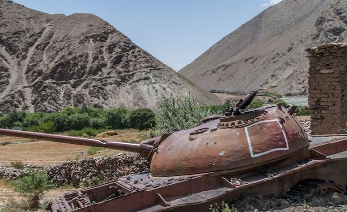 6. "Nghĩa địa" xe tăng Afghanistan. Thung lũng Panjshir được mô tả là vùng đất màu mỡ, tuyệt đẹp cách thủ đô Kabul 100 dặm.