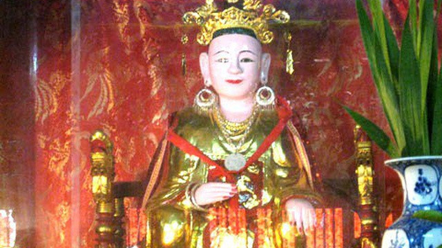 Theo sách "Đại Việt sử ký toàn thư", năm 1225, Lý Chiêu Hoàng (Lý Chiêu Hoàng, Lý Thiên Hinh - vua nhà Lý), nhường ngôi cho chồng là Trần Cảnh, nhà Trần thành lập, nhà Lý suy vong, Lý Chiêu Hoàng ban đầu được phong làm hoàng hậu, sau bị giáng xuống làm công chúa Đại Việt.