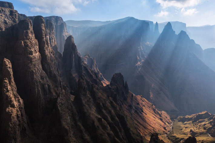 Thêm một tác phẩm nữa của Smorenburg chụp tại Drakensberg, đã cho thế giới lần đầu chiêm ngưỡng cảnh quan có một không hai ở vùng núi cao hoang sơ.