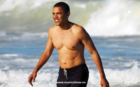 Tổng thống Obama trông nam tính... đầy cuốn hút mọi ánh nhìn.