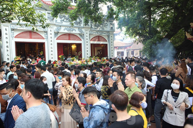 ##s###Khung cảnh Phủ Tây Hồ trưa ngày mồng 1 tháng 11 âm lịch (ngày 14 tháng 12 dương lịch).