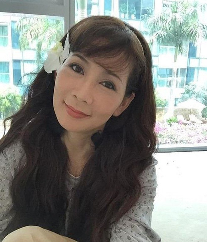 Diễm Hương đóng vai nữ chiến sĩ cách mạng trong Những nẻo đường phù sa. Đây cũng là bộ phim cuối cùng của nữ diễn viên trước khi cô kết hôn và theo chồng ra nước ngoài sống. Bạn bè thân thiết tiết lộ Diễm Hương đang định cư tại Malaysia, chị thường đi lại giữa nơi định cư và Việt Nam. Nữ diễn viên có 4 con, nhưng Diễm Hương chưa từng chia sẻ bất kỳ hình ảnh nào về gia đình.