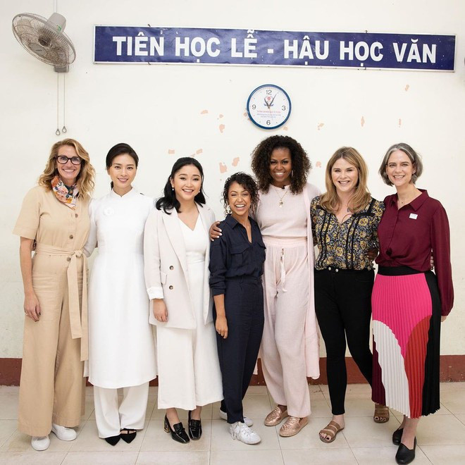 Sau nhiều thành công tại kinh đô điện ảnh thế giới, tháng 12/2019, Lana Condor đã trở về Việt Nam trong một chương trình ý nghĩa của phu nhân cựu Tổng thống Mỹ Michelle Obama về bình đẳng giới, giáo dục cho trẻ em gái.