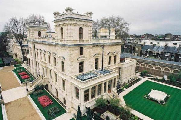 Biệt thự nguy nga tráng lệ KENSINGTON PALACE ở London (Anh) của tỷ phú Lakshmi Mittal trị giá 222 triệu USD.