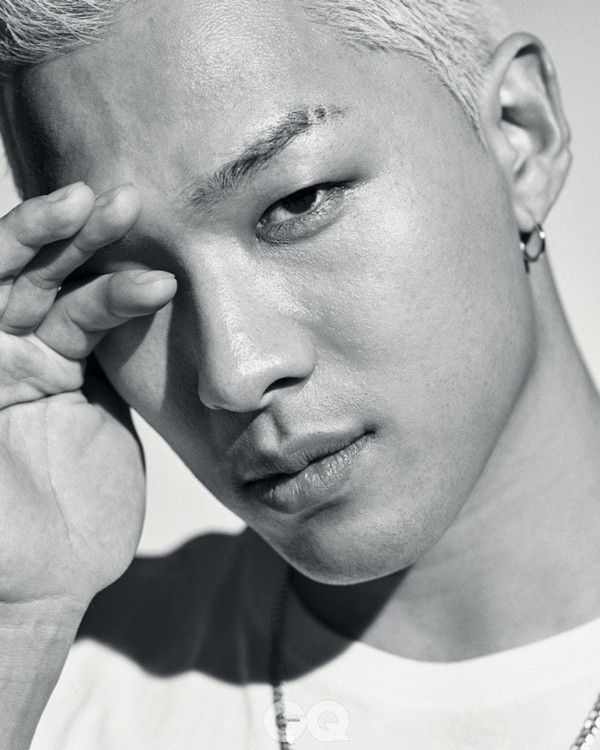 Không dành nhiều kinh phí tận hưởng tuần trăng mật, ngôi sao Taeyang của nhóm nhạc Big Bang lựa chọn sở hữu ngôi nhà sang trọng sau lễ cưới cùng ca sĩ, diễn viên Min Hyo Rin. Cặp đôi nổi tiếng chi 15 tỷ won (gần 307 tỷ đồng) cho biệt thự Janghak Paarc Hannam sau khi bán căn hộ penthouse tại Hanam River Hill trị giá 4,5 tỷ won (hơn 92 tỷ đồng).