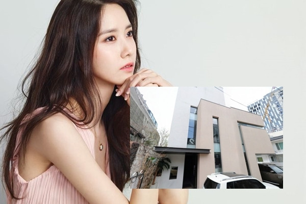Theo số liệu năm 2019, 3,3 m2 tại khu đất "vàng" này trị giá lên tới 70 triệu won (hơn 1,4 tỷ đồng). Là sao Hàn có thu nhập lớn từ hoạt động nghệ thuật và hợp đồng quảng cáo, người hâm mộ không quá bất ngờ khi YoonA "mạnh tay" đầu tư tòa nhà đắt đỏ, trở thành trùm bất động sản trong giới giải trí.