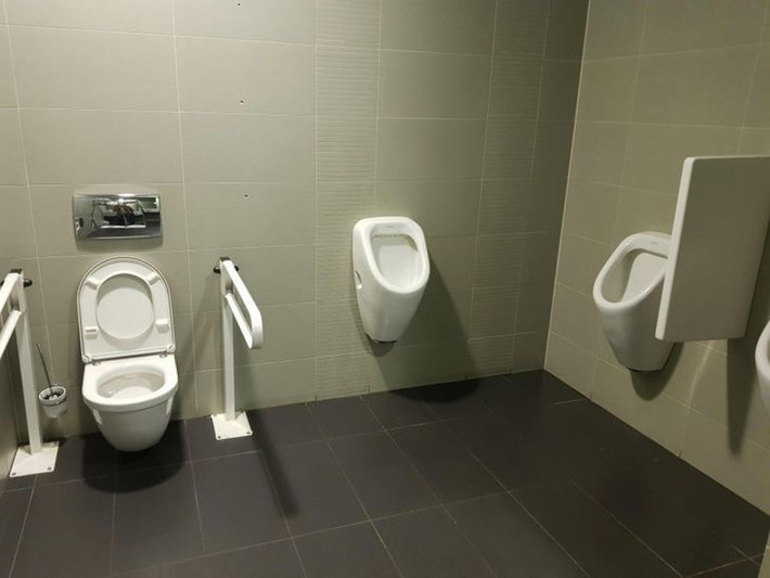 Mỗi người một việc, không liên quan đến ai.