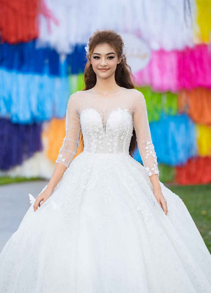 Đặc biệt là sự góp mặt của á hậu Miss World Việt Nam 2019 Kiều Loan xuất hiện trong vai trò vedette của chương trình.