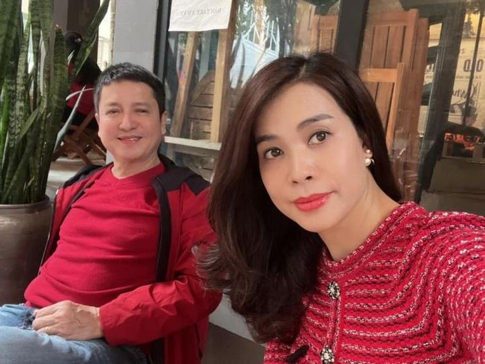 NSƯT Chí Trung từng chia sẻ, dù rất hợp nhau về tính cách nhưng anh và bạn gái chỉ yêu nhau chứ không có ý định kết hôn. Anh nói muốn sống ở viện dưỡng lão khi về già vì không muốn làm phiền người khác.