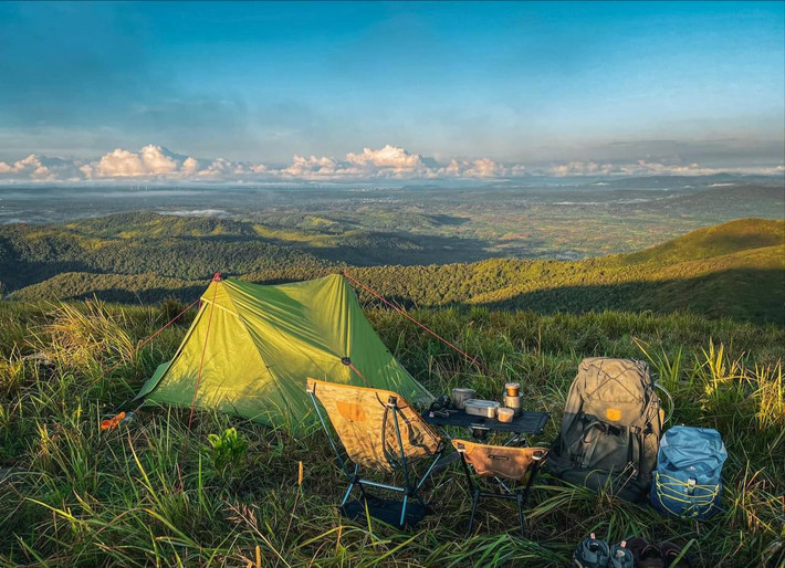 Cung đường trekking chinh phục thảo nguyên Pal Sol hấp dẫn và hoàn toàn không nặng theo đánh giá của các tín đồ xê dịch tuy nhiên vẻ đẹp thì hoàn toàn không thua kém cung Tà Năng - Phan Dũng. Nếu như có cơ hội đến với Đắk Lắk, bạn hãy đến với thảo nguyên xanh mướt lộng gió này, với vẻ đẹp và sự bình yên ở nơi đây chắc chắn sẽ khiến bạn say mê chẳng nở rời bước.