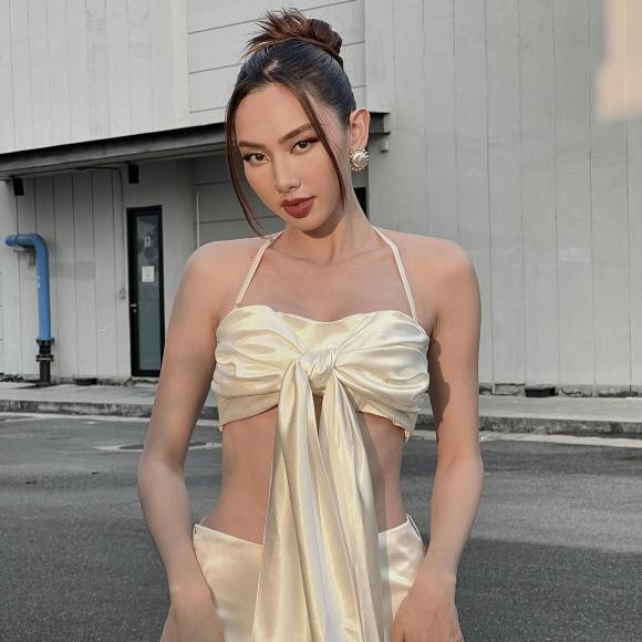 oa hậu Thùy Tiên nhận được nhiều sự yêu mến của người hâm mộ.