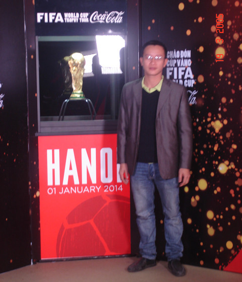 Còn đây là bảo vật duy nhất - Cúp vàng World Cup.