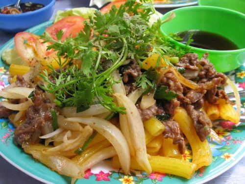Bò xào cần tây là món kinh điển và lúc nào cũng dễ ăn, dễ làm.