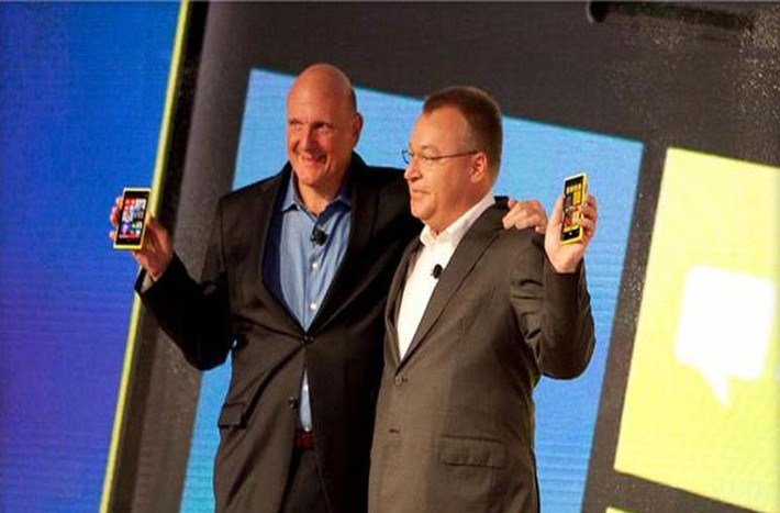 Bộ phận sản xuất điện thoại của Nokia có tên mới: Microsoft Mobile Oy. Trong một bức thư gửi tới những nhà cung cấp phụ kiện cho Nokia, Microsoft đã quyết định đổi tên bộ phận sản xuất điện thoại của Nokia Nokia Oyj thành Microsoft Mobile Oy.