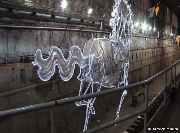 Troika (tức gồm ba chú ngựa đi kèm nhau) là một trong những hạng mục "khó nhằn" nhất với tổng chiều dài 23 m, cao 20 m và trọng lượng 9 tấn. Công trình này được làm hoàn toàn bí mật ở Thụy Điển. Một số người còn phỏng đoán, troika có thể được lắp ráp ở các cơ sở quân sự tuyệt mật.