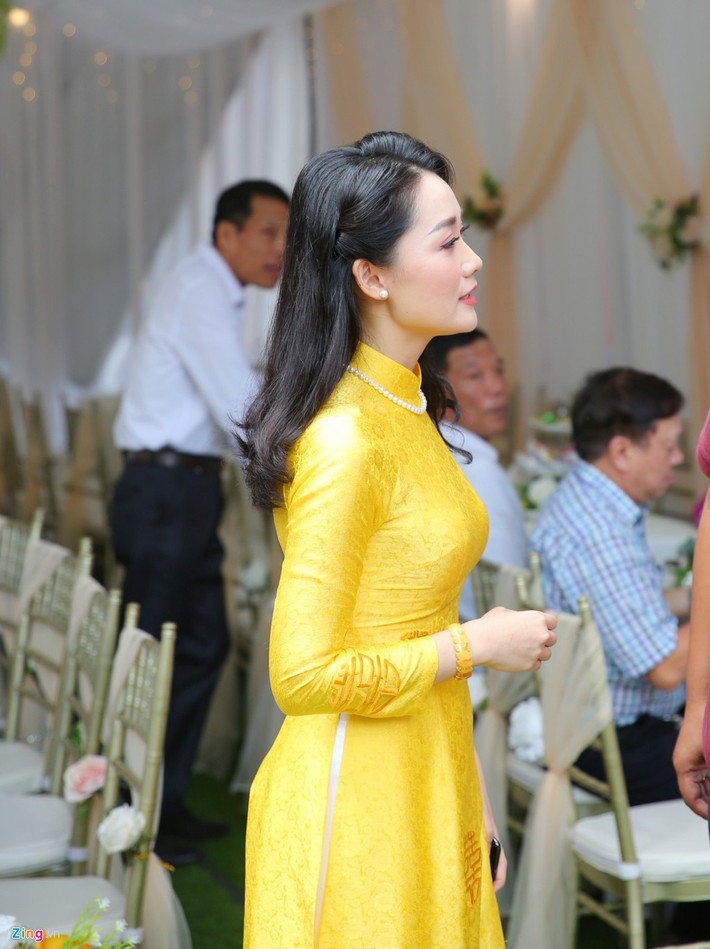 Ông xã của BTV Thu Hà tên Việt Dũng, làm trong lĩnh vực nghiên cứu khoa học tại Đại học Bách Khoa. Hai người làm bạn lâu năm trước khi phát triển thành tình yêu.