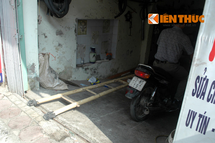 ... khiến việc ra vào khó khăn.