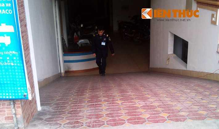 Gần đó còn có nhà thấp hơn khoảng 2m...