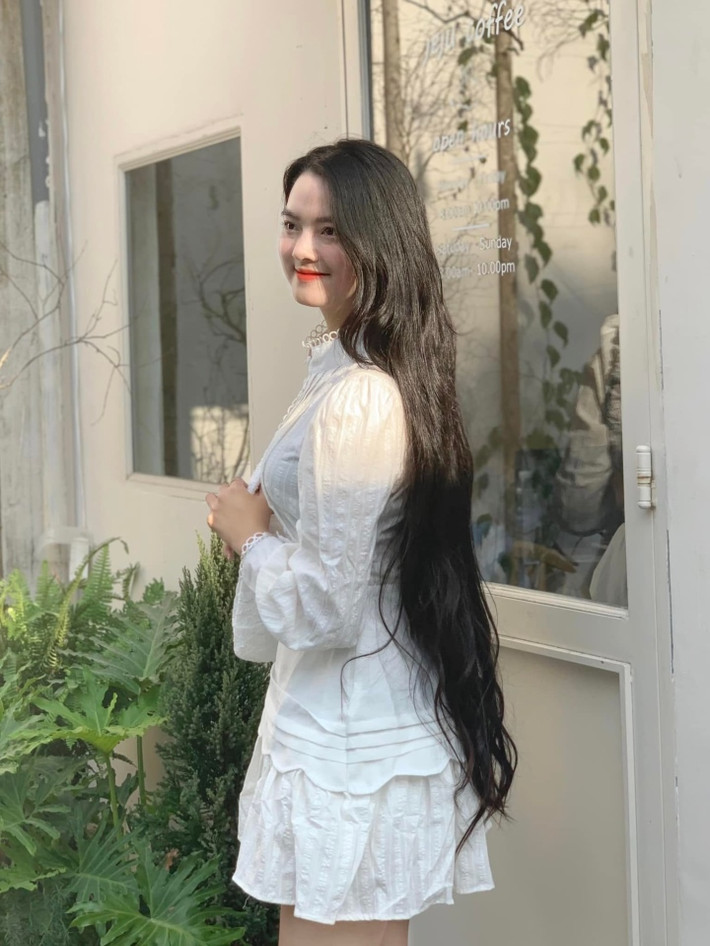 Mặc dù vậy, Mai Trang Thảo gây ấn tượng với vẻ đẹp trong veo, phúc hậu.