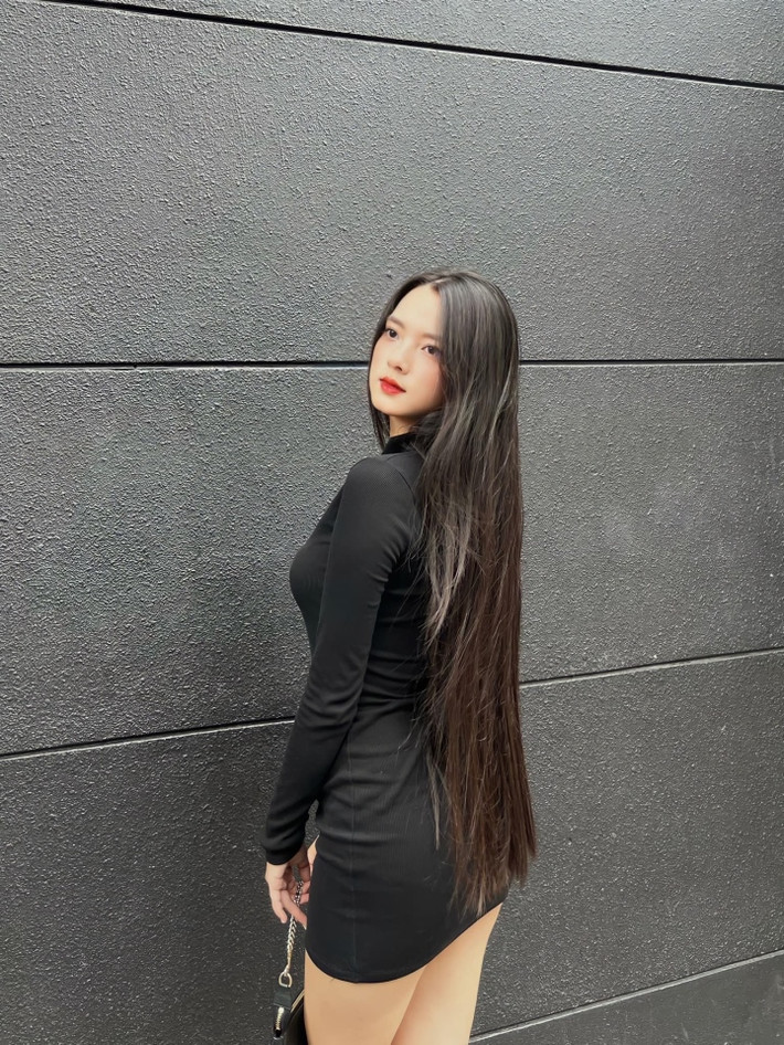 Là sinh viên Trường ĐH Sân khấu Điện ảnh, cô gái sinh năm 2003 mong muốn được nổi tiếng về diễn xuất tốt như Ninh Dương Lan Ngọc. Ngoài ra, nữ sinh cũng rất ngưỡng mộ diễn viên - siêu mẫu Thanh Hằng và hoa hậu H'Hen Niê.