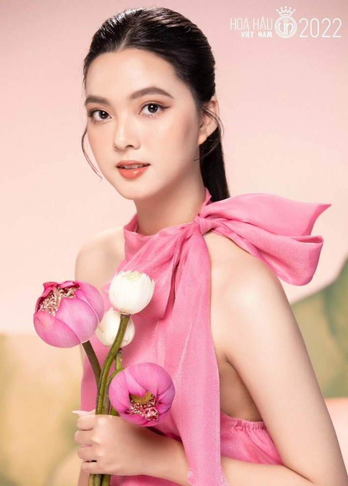 Mai Trang Thảo sinh năm 2003 ở Quảng Nam. Cô đang là sinh viên ngành Diễn viên kịch, điện ảnh – truyền hình của Trường Đại học Sân khấu Điện ảnh TP.HCM.
