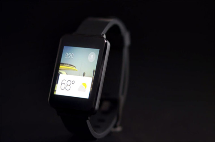 Mua LG G Watch với giá dưới 300 USD trước tháng 7 tại Anh. Thông tin này được trang mạng Pocket-lint đưa ra. Đây là chiếc đồng hồ thông minh đầu tiên trên thế giới chạy hệ điều hành Android Wear, không có các nút vật lý điều khiển phần cứng, dây đeo có thể thay đổi được.
