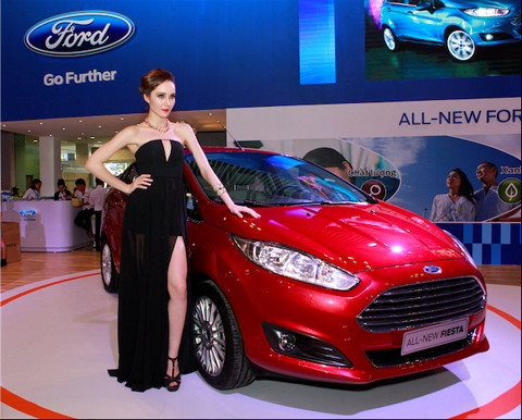 Ford Fiesta hoàn toàn mới trang bị động cơ EcoBoost 1,0L, được Ford Việt Nam giới thiệu trong Triển lãm Ô tô Việt Nam 2013 là thành viên mới nhất trong gia đình động cơ toàn cầu EcoBoost với các phiên bản công suất từ 1,0 - 3,5L.