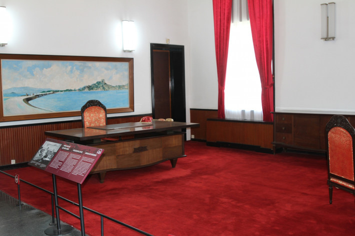 Hội trường Thống Nhất còn phát triển chương trình Khám phá Di sản dành cho trẻ em có độ tuổi từ 7 đến 15, để tìm hiểu lịch sử, văn hóa dân tộc và phát triển kỹ năng làm việc nhóm, thuyết trình và giải quyết vấn đề…