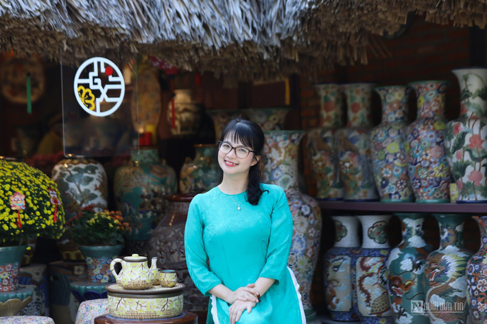 Tạo dáng cùng gốm.