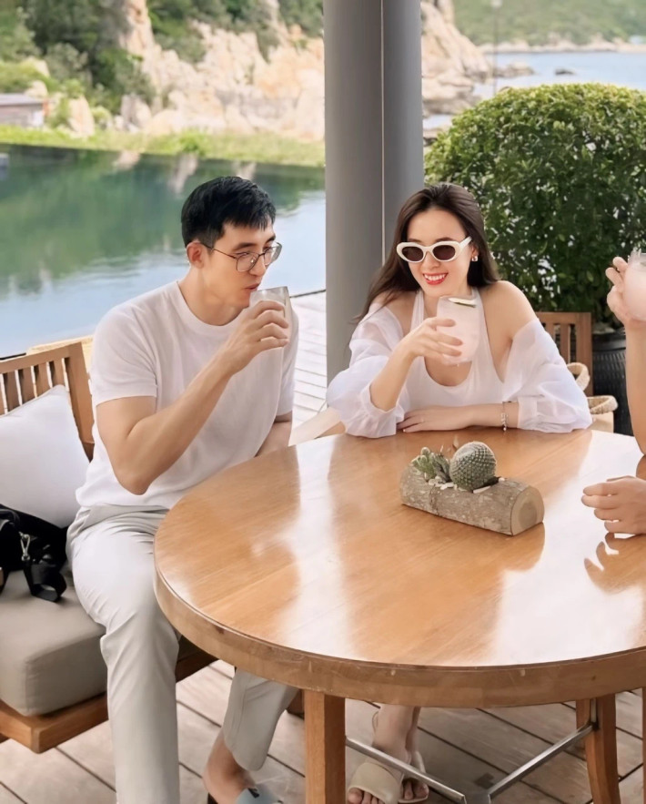 Sau lễ cưới xa hoa, Midu và thiếu gia Minh Đạt chọn một resort 6 sao ở Ninh Thuận để tận hưởng tuần trăng mật.