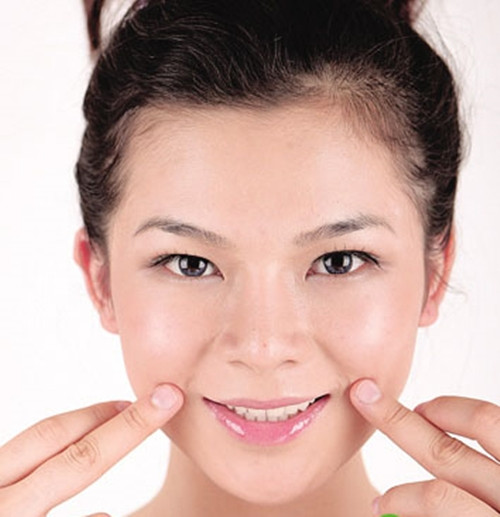Họ luôn coi mình là nhất, không chịu tiếp thu ý kiến từ người khác. Trên con đường công danh sự nghiệp, họ không có nhiều khởi sắc nên khó lòng thành công giàu có.