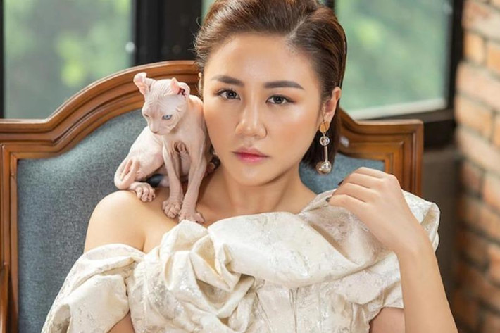 Thú cưng của Văn Mai Hương còn có thêm đặc điểm tai xoắn nên sẽ giá cao hơn bình thường.