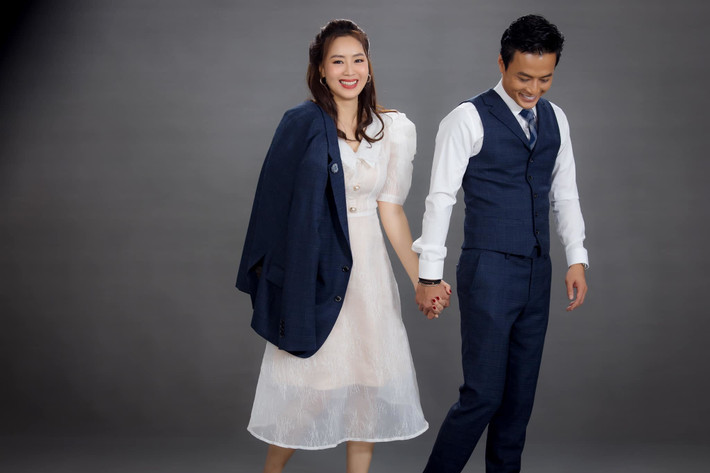 Bức hình Hồng Diễm nắm tay Hồng Đăng tình cảm và khoác áo của bạn diễn được nữ diễn viên đăng tải trên trang cá nhân tối 3/3 nhận nhiều bình luận. Dù sau tập này Kiên - Châu đã dứt tình và chuyển sang thế đối đầu nhưng khán giả vẫn tích cực "đẩy thuyền" hy vọng một ngày sẽ thấy họ yêu nhau trở lại.