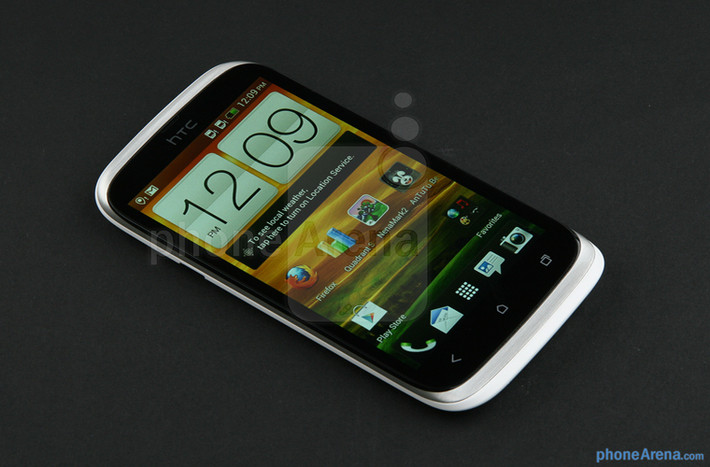 HTC Desire V. Desire V có thiết kế khá mềm mại và màn hình 4 inch độ phân giải 800 x 480 pixel với mật độ điểm ảnh 233 PPI đủ sắc nét cho nhu cầu lướt web. Cấu hình của máy: chip lõi đơn 1GHz, RAM 512MB, bộ nhớ trong 4GB, có khe cắm thẻ nhớ ngoài, camera 5MP và viên pin dung lượng 1650 mAh đủ dùng trong ngày.