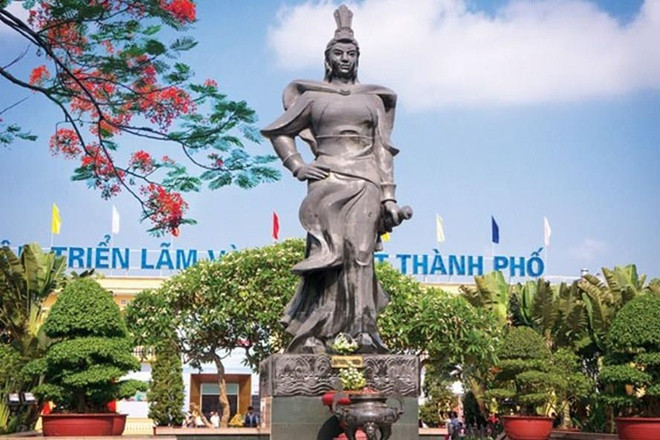 Theo các tư liệu lịch sử, vùng đất Hải Phòng ngày nay được khai khẩn bởi nữ tướng Lê Chân. Bà vốn là nữ tướng của Hai Bà Trưng, từng góp công lớn đánh đuổi quân Hán xâm lược nước ta.