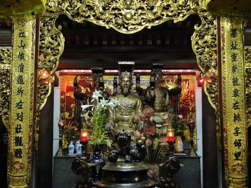 Trần Anh Tông có tên húy Trần Thuyên, là vị vua thứ tư của nhà Trần. Ông là con vua Trần Nhân Tông và là phụ hoàng của Trần Minh Tông.