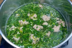 Loại rau ít ai để ý lại giàu dinh dưỡng hơn cả sữa bò