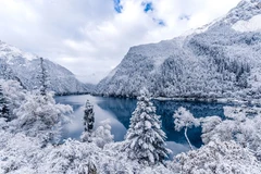 Vi vu Cửu Trại Câu mùa đông, chọn tour nào cho hợp 'gu'?