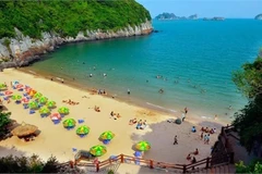 Đến đảo Ngọc Vừng hoang sơ nạp “vitamin sea” dịp hè