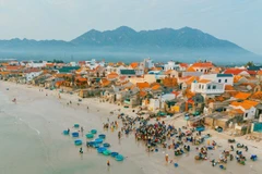 Làng chài Ninh Thủy có gì khiến du khách mê mẩn?