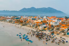 Làng chài Ninh Thủy có gì khiến du khách mê mẩn?