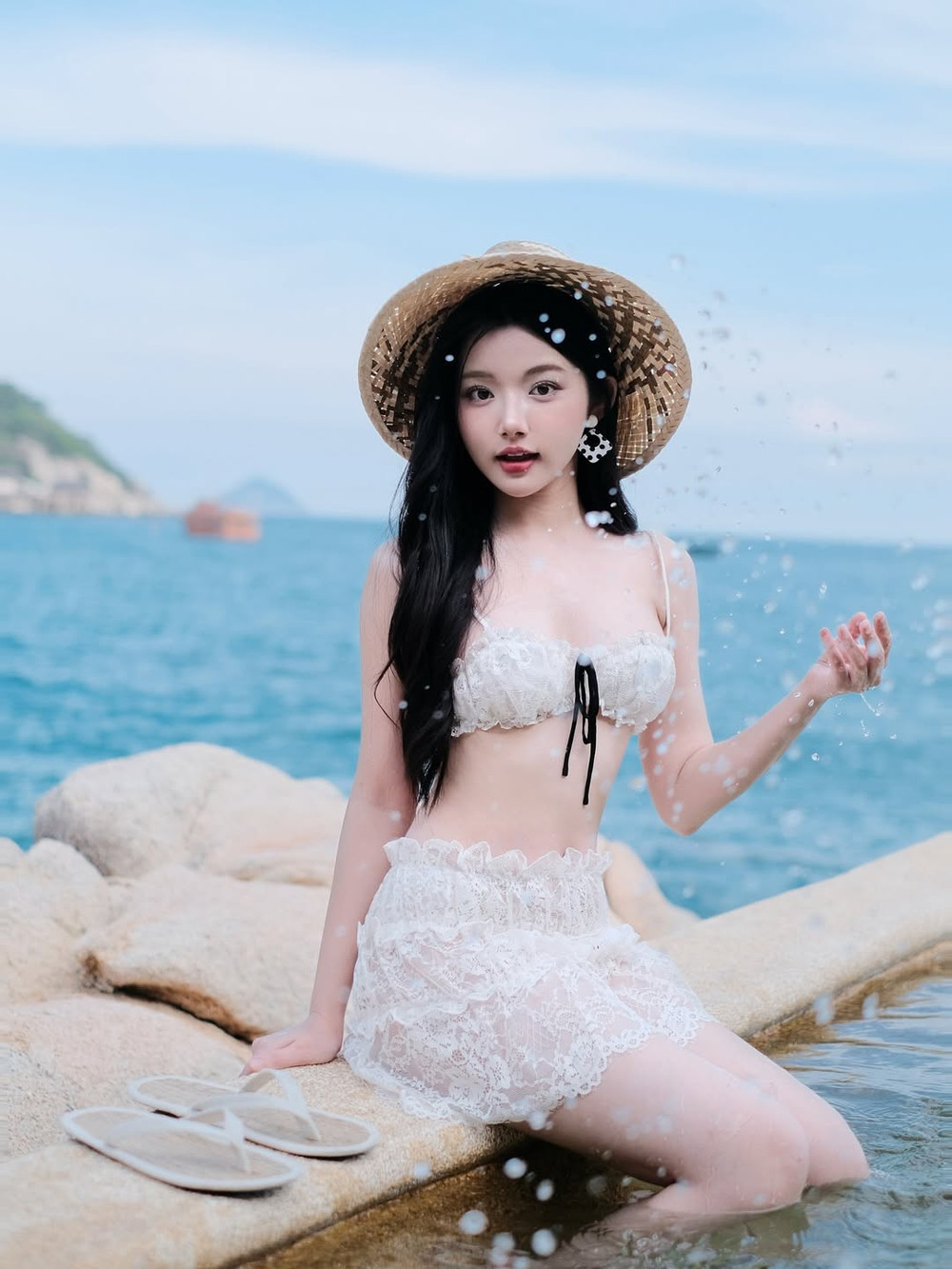 Ngắm Quỳnh Trương "cân đẹp" bikini ren trắng hút hồn netizen | Báo Tri thức và Cuộc sống - TIN TỨC PHỔ BIẾN KIẾN THỨC 24H